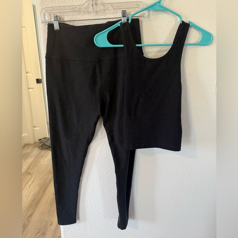 Beyond Yoga Heathered black leggings and sports bra set